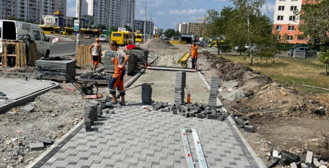 Розпочато роботи з будівництва дороги від транспортної розв’язки на перетині вул. Бальзака-просп. Щухевича до Подільського мостового переходу та на завершальному етапі капітальний ремонт вул. Милославської