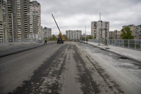 Віталій Кличко: Проїзд новим шляхопроводом на перетині вулиць Полярної та Богатирської плануємо відкрити у травні, а рух автотранспорту Подільсько-Воскресенським мостовим переходом – у вересні